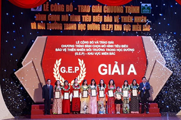 Lần[-]đầu[-]tiên[-]trao[-]giải[-]Mô[-]hình[-]về[-]bảo[-]vệ[-]thiên[-]nhiên[-]và[-]môi[-]trường[-]trong[-]học[-]đường
